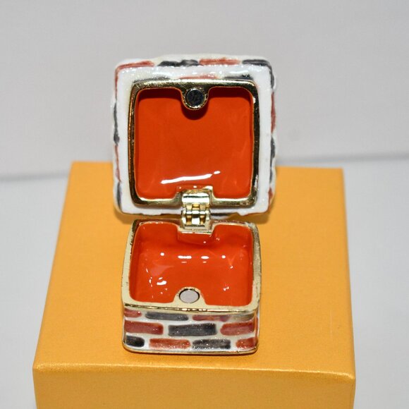 Santa in Chimney Enamel Trinket Box, Hinged Jewelry Organizer MINI NIB - Picture 4 of 5